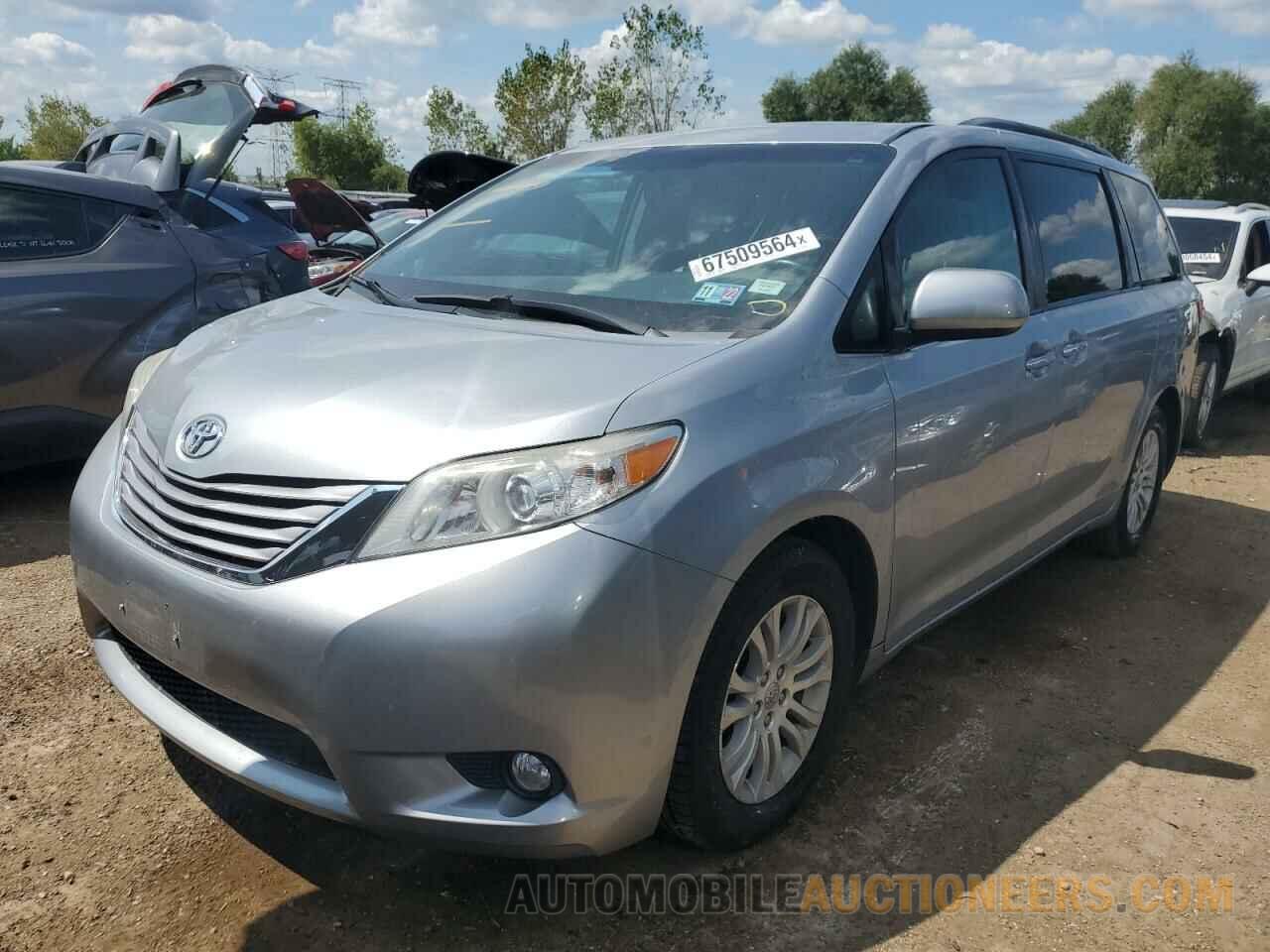 5TDYZ3DC9HS826692 TOYOTA All Models 2017