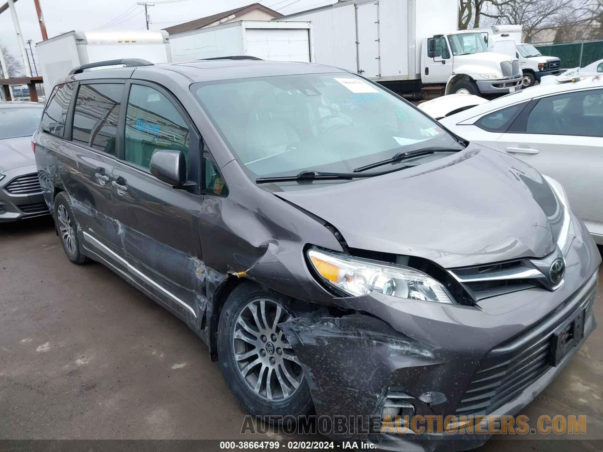 5TDYZ3DC9JS941640 TOYOTA SIENNA 2018