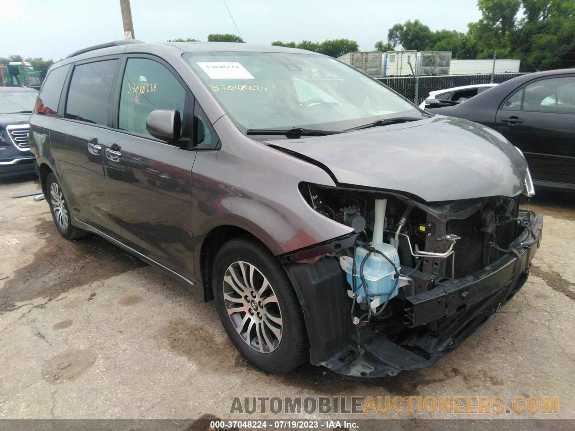 5TDYZ3DC9JS958194 TOYOTA SIENNA 2018