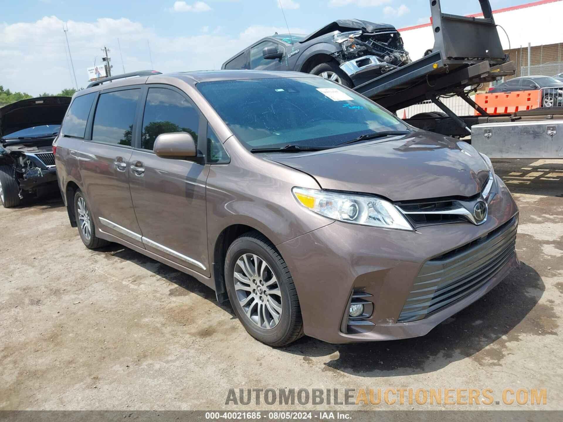 5TDYZ3DC9JS964514 TOYOTA SIENNA 2018