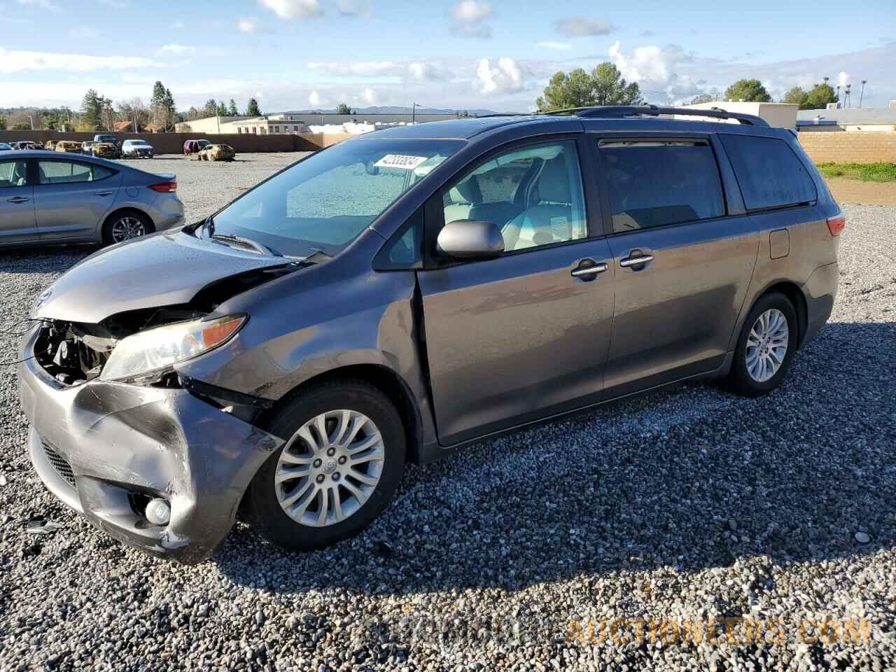 5TDYZ3DCXHS769404 TOYOTA All Models 2017