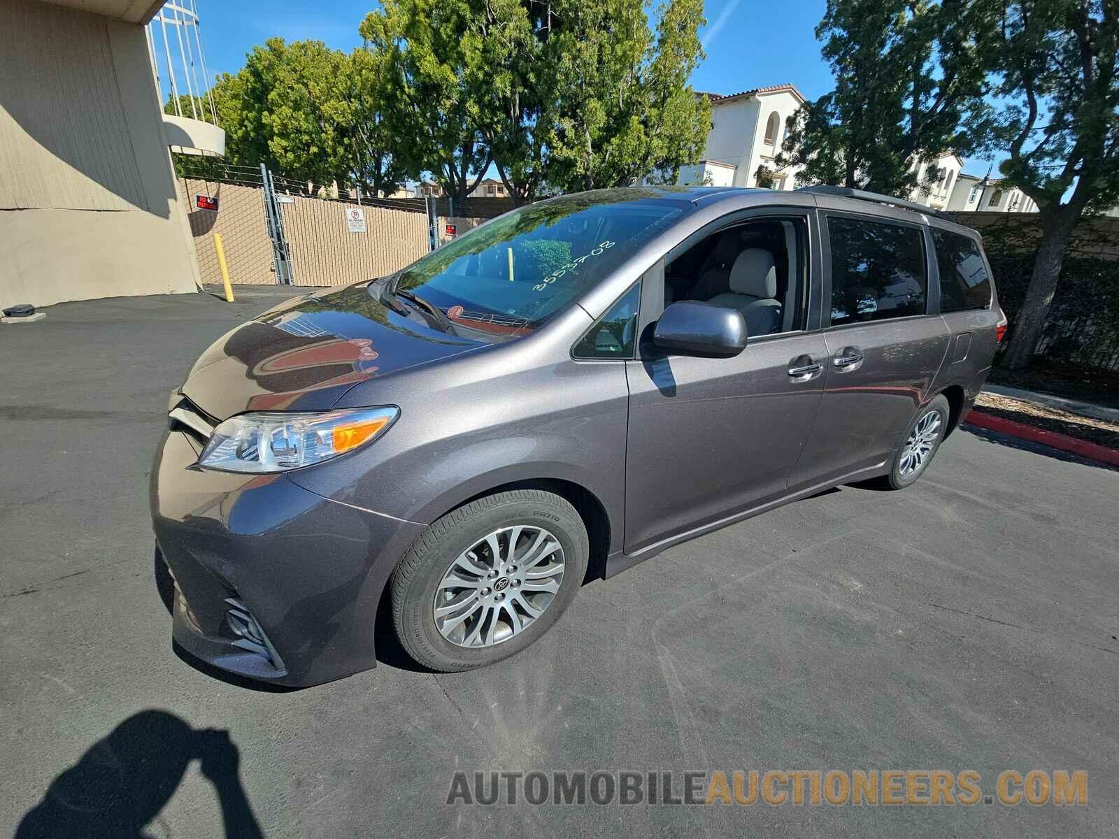 5TDYZ3DCXLS085946 Toyota Sienna 2020