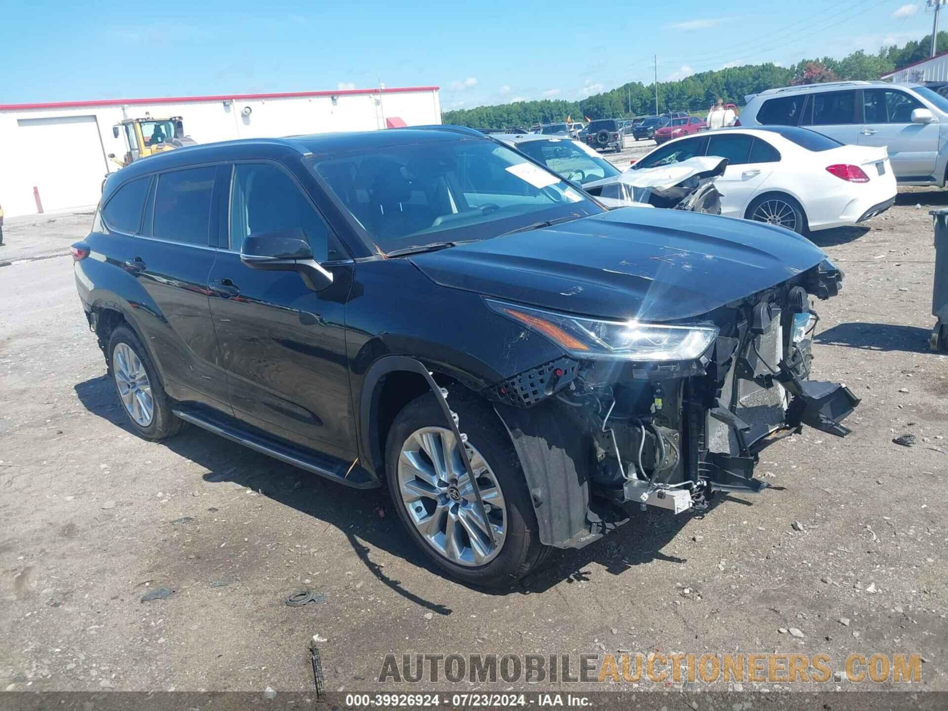 5TDYZRAHXNS558055 TOYOTA HIGHLANDER 2022