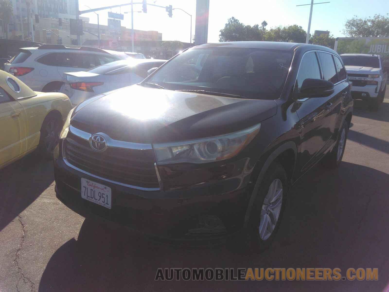 5TDZARFH0FS013648 Toyota Highlander 2015