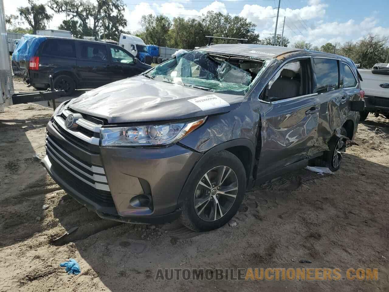 5TDZARFH0KS060656 TOYOTA HIGHLANDER 2019