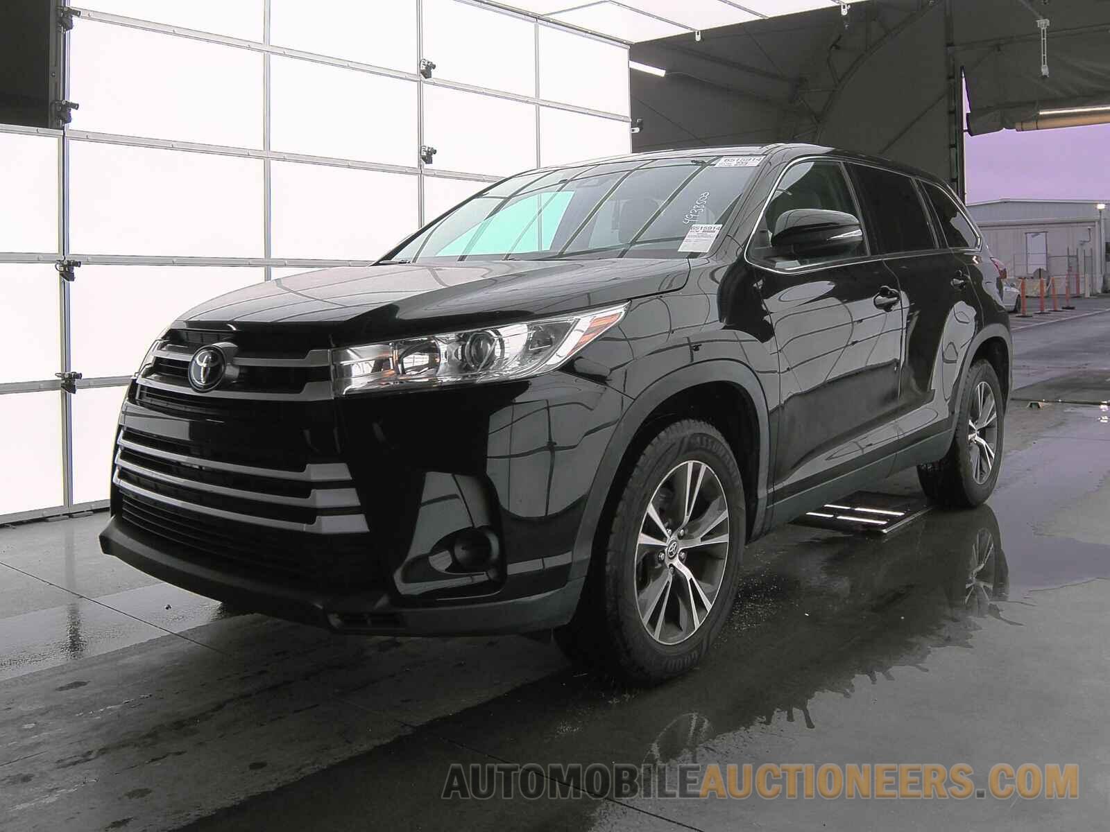 5TDZARFH1KS061637 Toyota Highlander 2019