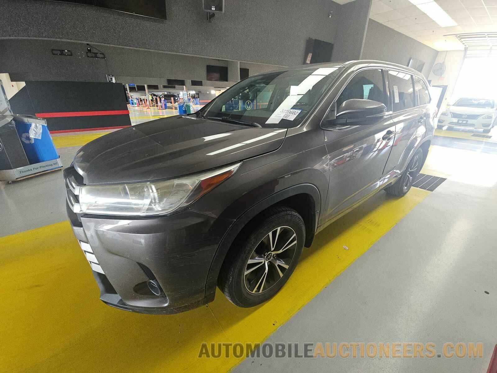 5TDZARFH2HS032480 Toyota Highlander 2017