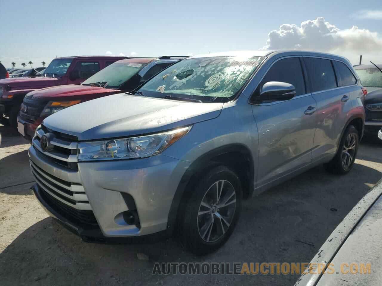 5TDZARFH2JS040357 TOYOTA HIGHLANDER 2018