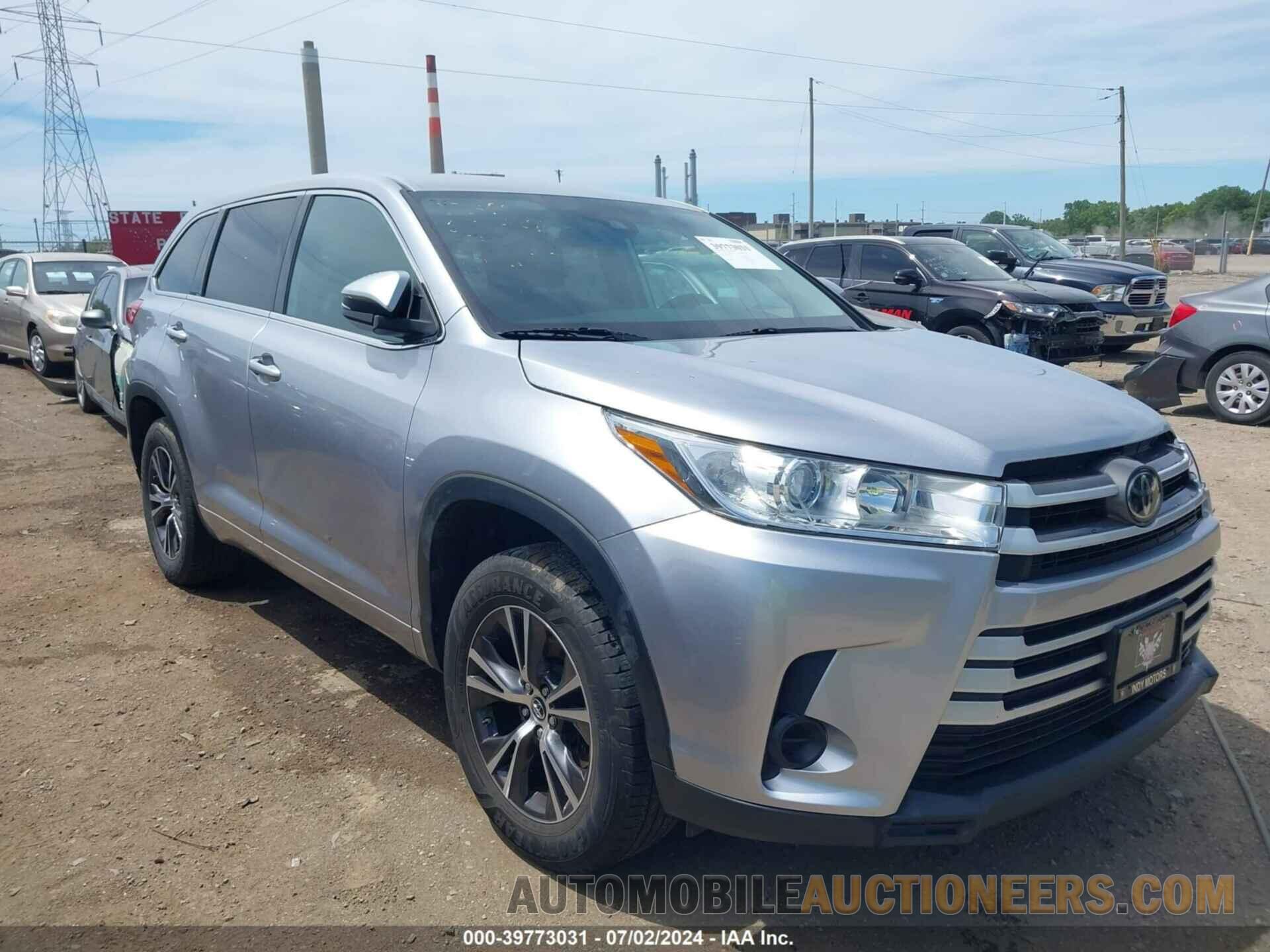 5TDZARFH2JS041637 TOYOTA HIGHLANDER 2018