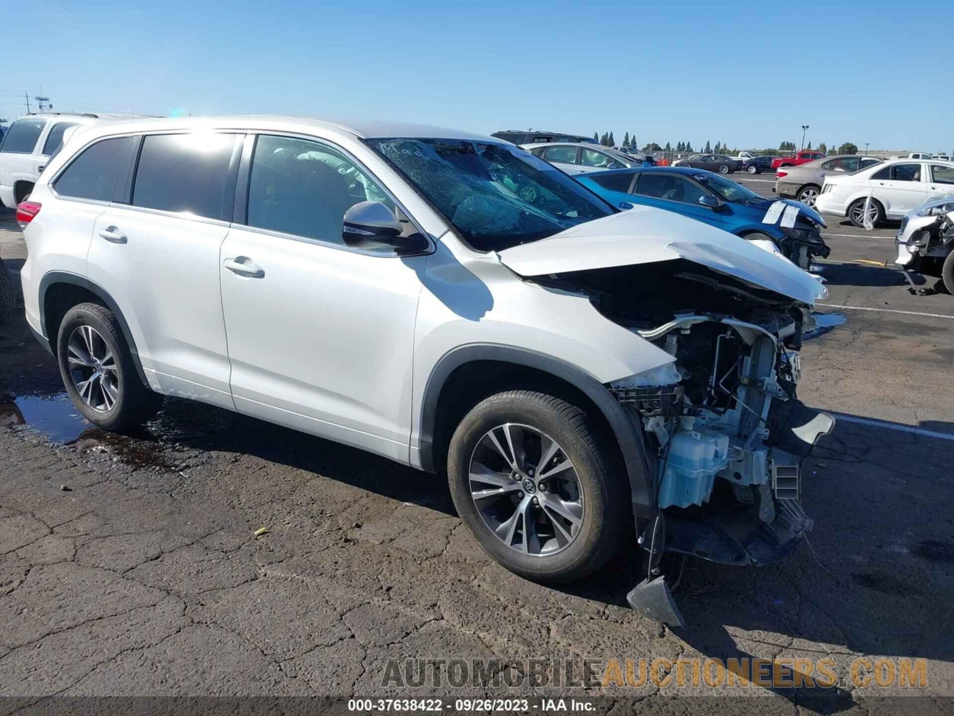 5TDZARFH3JS034261 TOYOTA HIGHLANDER 2018