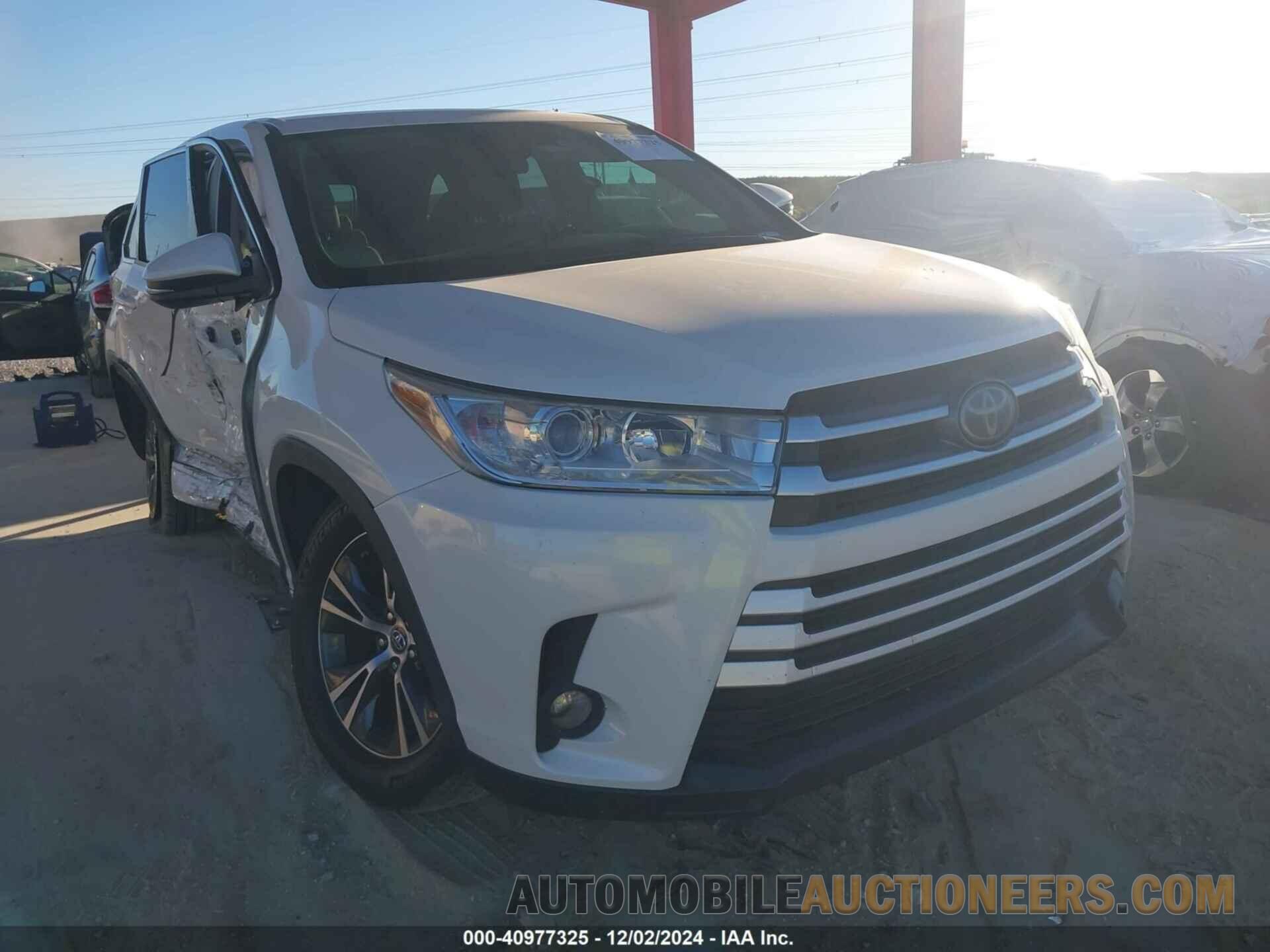 5TDZARFH3JS038827 TOYOTA HIGHLANDER 2018