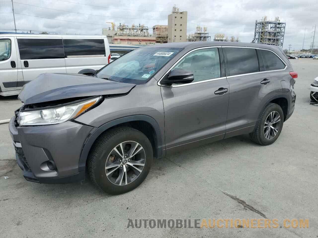 5TDZARFH3JS039752 TOYOTA HIGHLANDER 2018