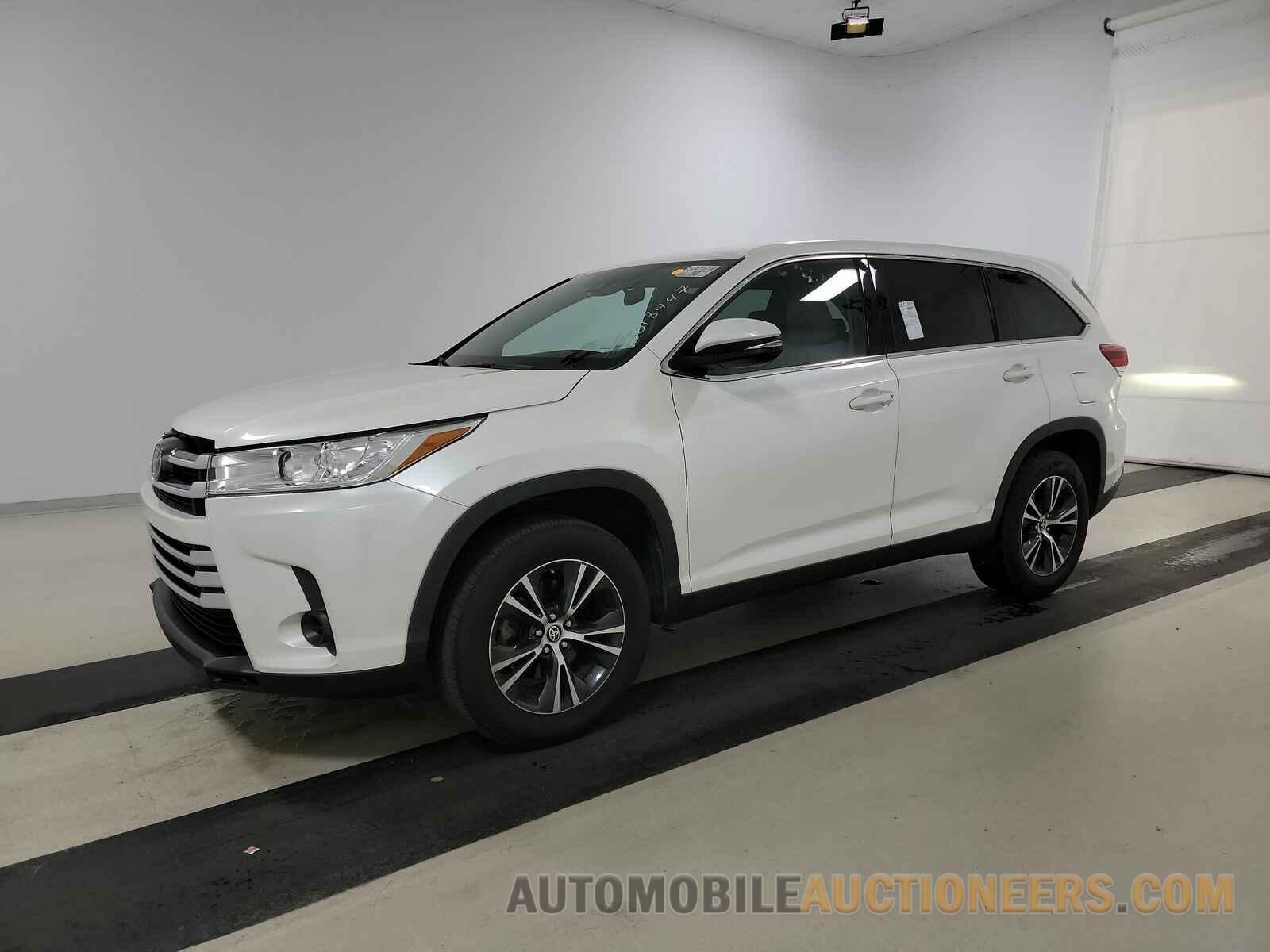 5TDZARFH3KS060599 Toyota Highlander 2019