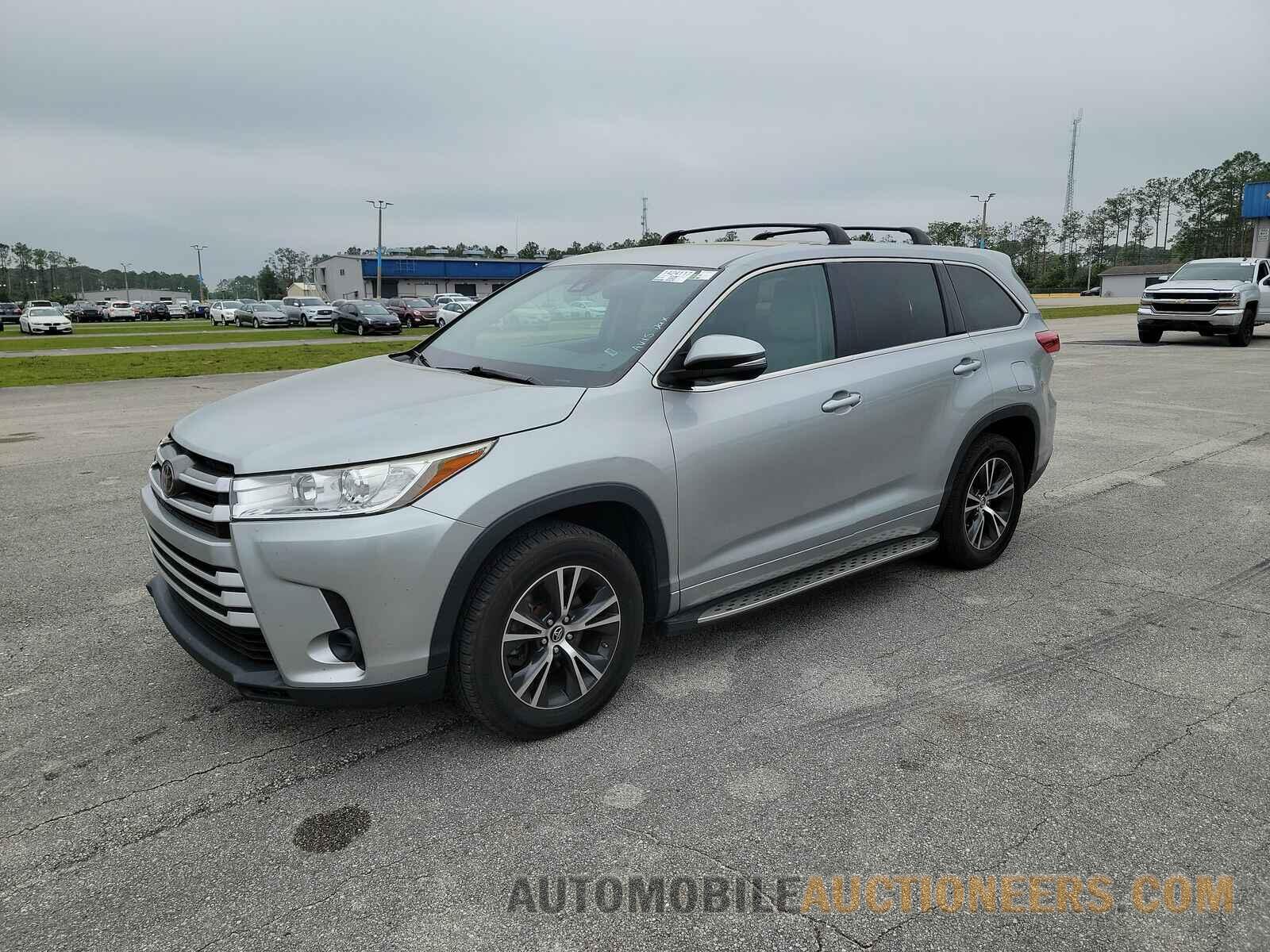 5TDZARFH7HS029672 Toyota Highlander 2017