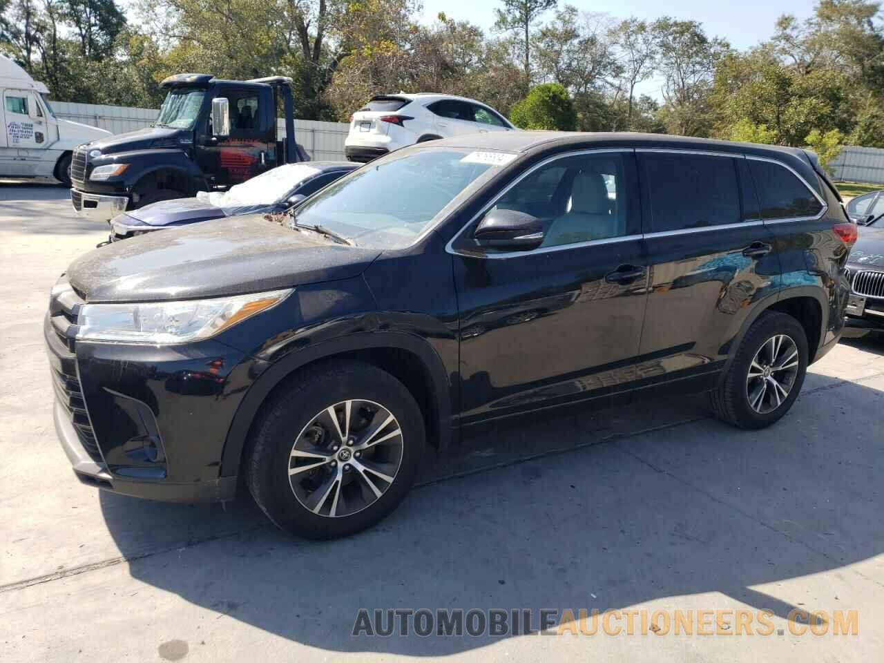 5TDZARFH7JS038801 TOYOTA HIGHLANDER 2018