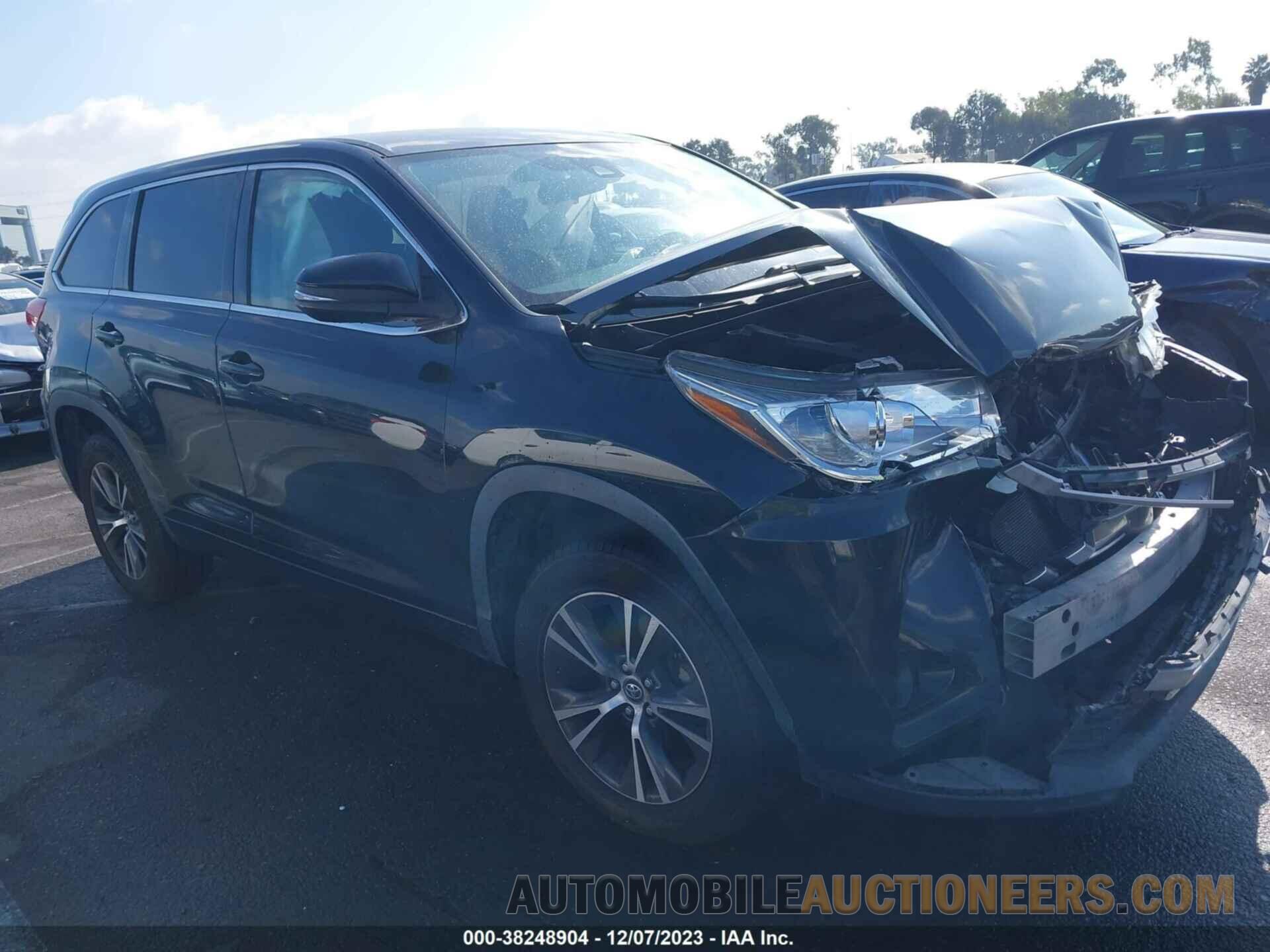 5TDZARFH8JS039424 TOYOTA HIGHLANDER 2018