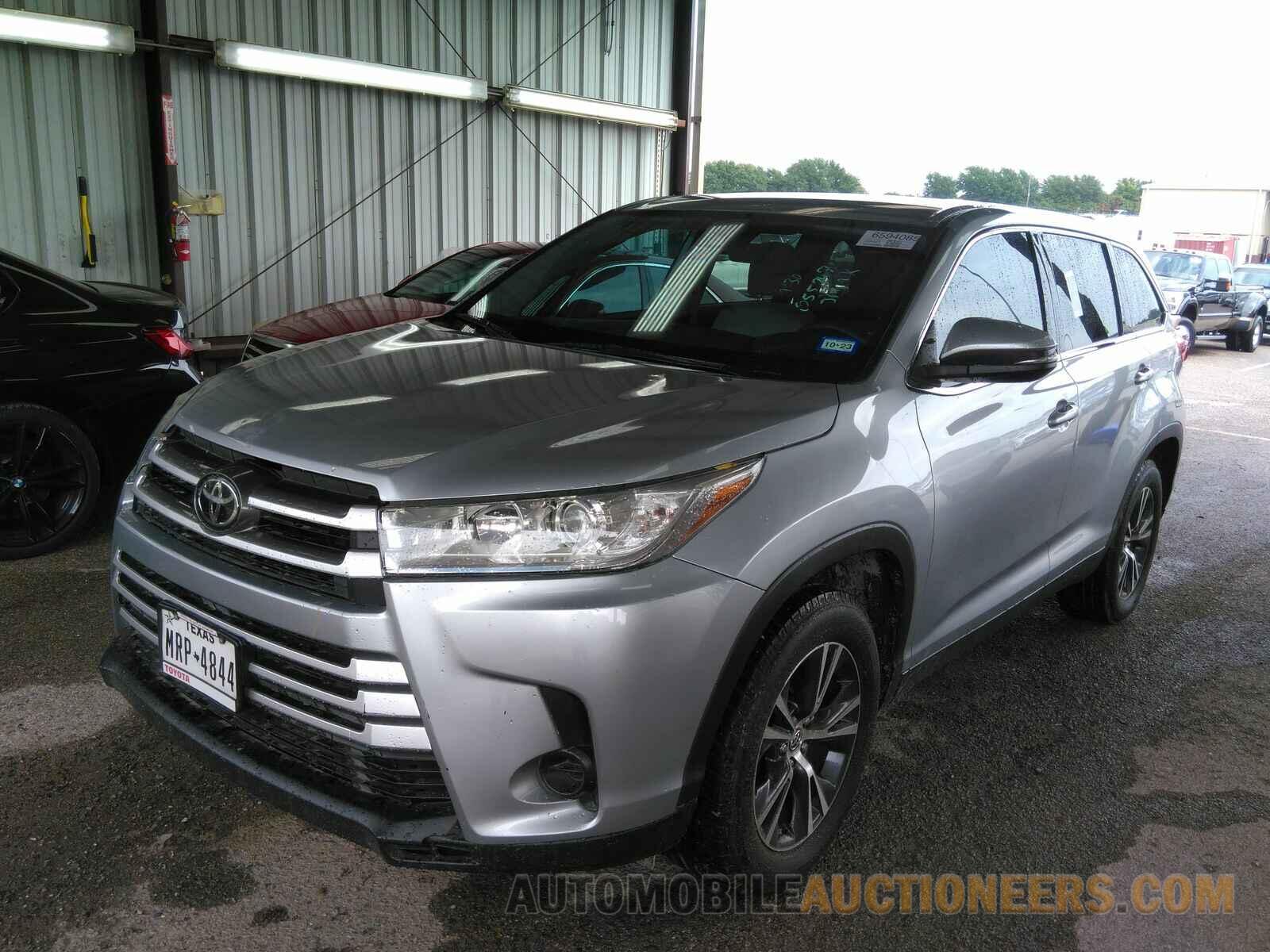 5TDZARFH8KS055267 Toyota Highlander 2019