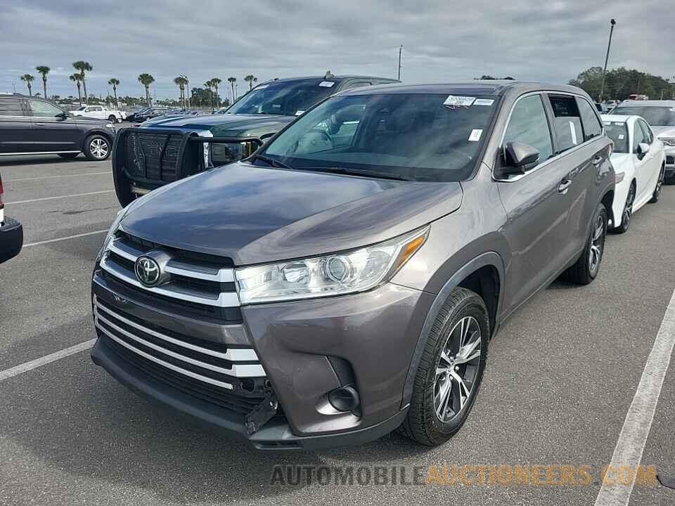 5TDZARFH8KS058993 Toyota Highlander 2019