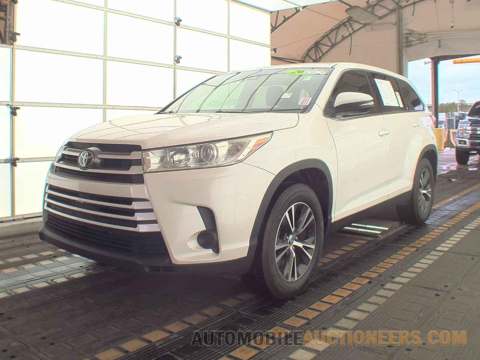 5TDZARFH8KS060467 Toyota Highlander 2019