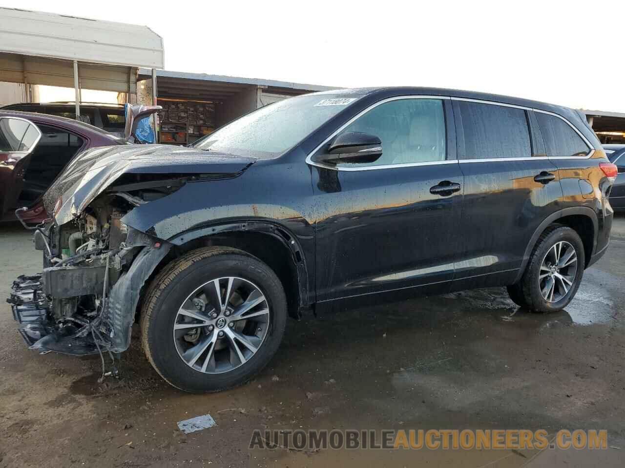 5TDZARFH9JS034412 TOYOTA HIGHLANDER 2018