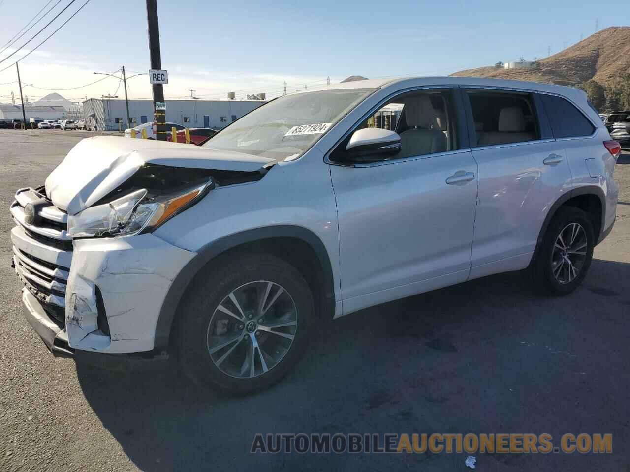 5TDZARFH9JS035771 TOYOTA HIGHLANDER 2018