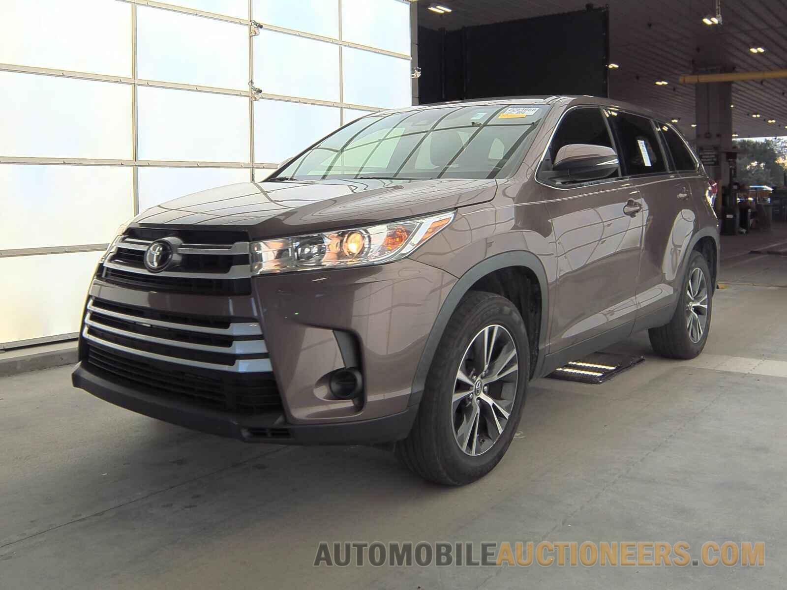 5TDZARFH9KS054063 Toyota Highlander 2019