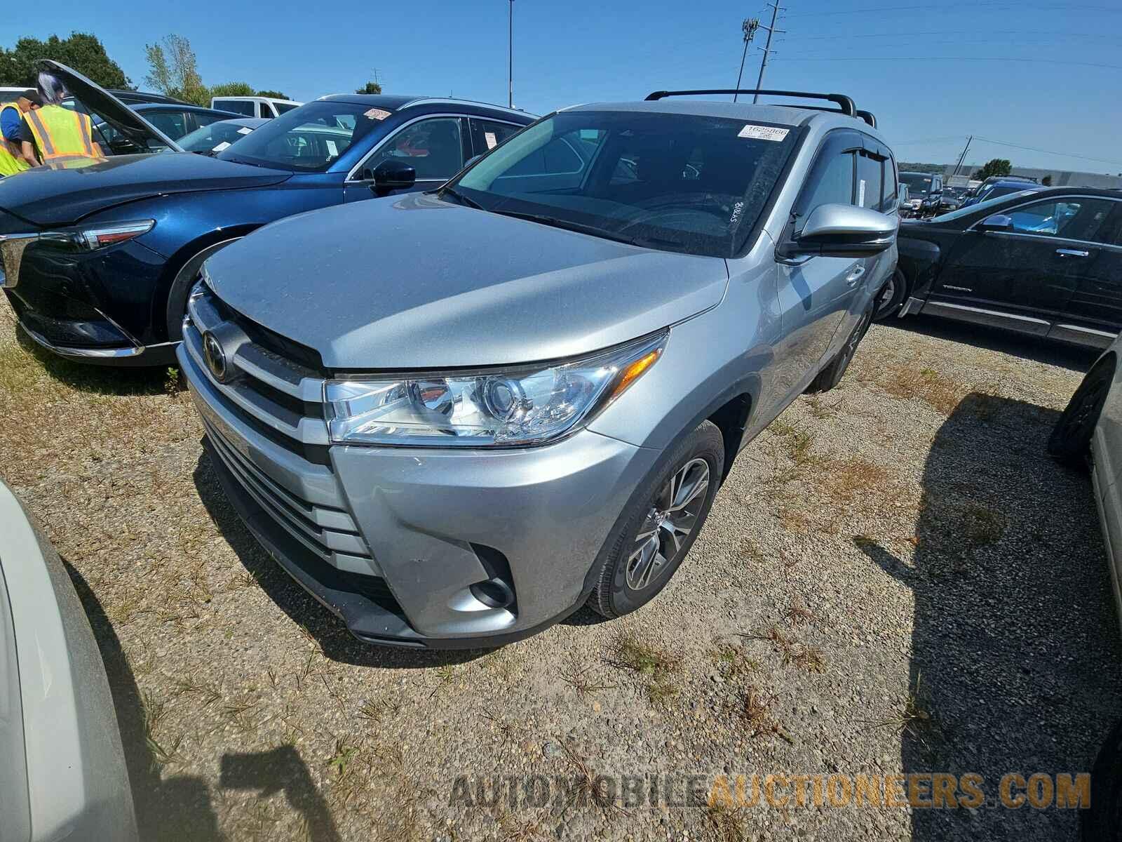 5TDZARFH9KS055181 Toyota Highlander 2019