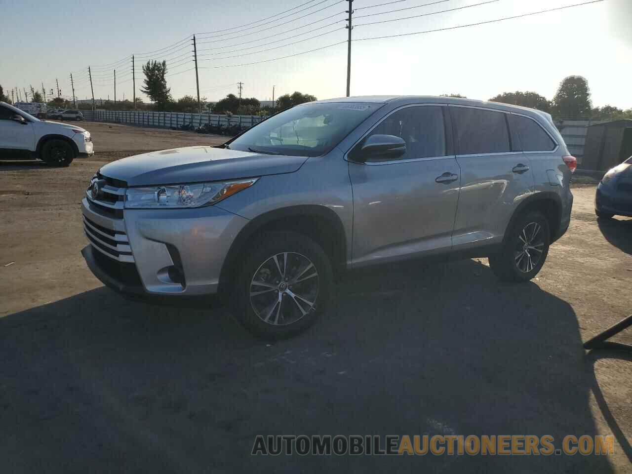 5TDZARFH9KS060090 TOYOTA HIGHLANDER 2019