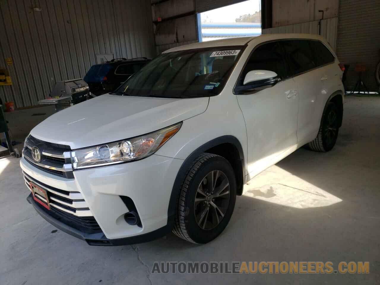 5TDZARFHXJS033737 TOYOTA HIGHLANDER 2018