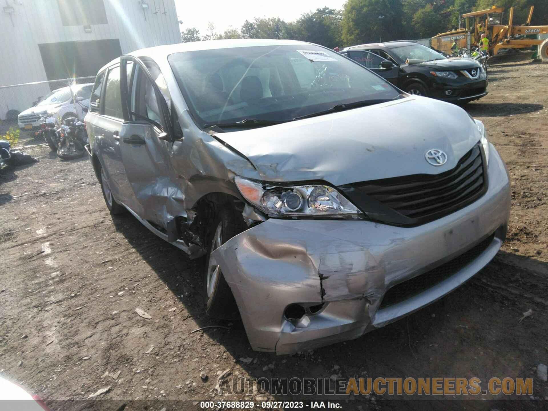 5TDZK3DC8FS532674 TOYOTA SIENNA 2015