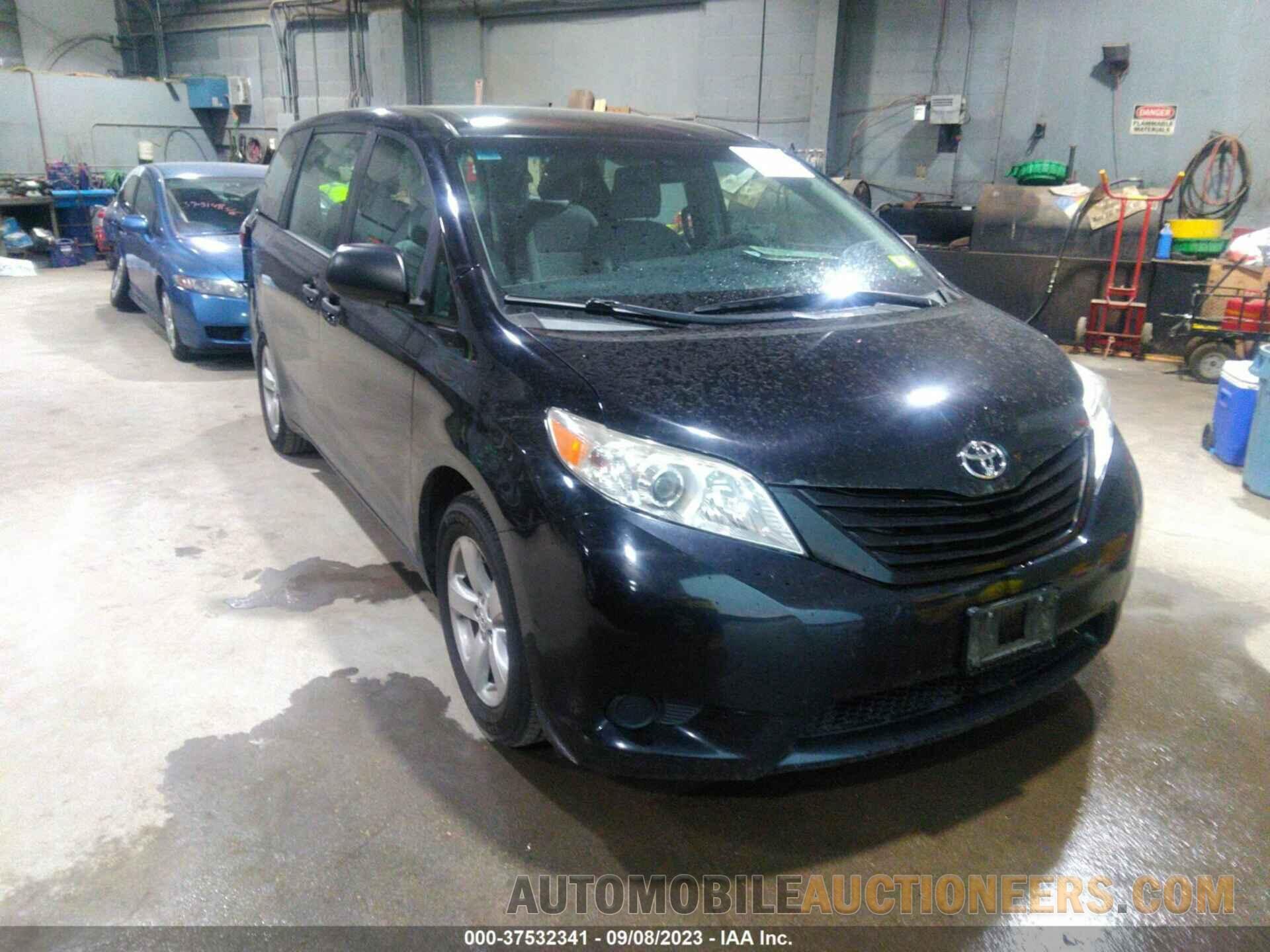 5TDZK3DC8FS631186 TOYOTA SIENNA 2015