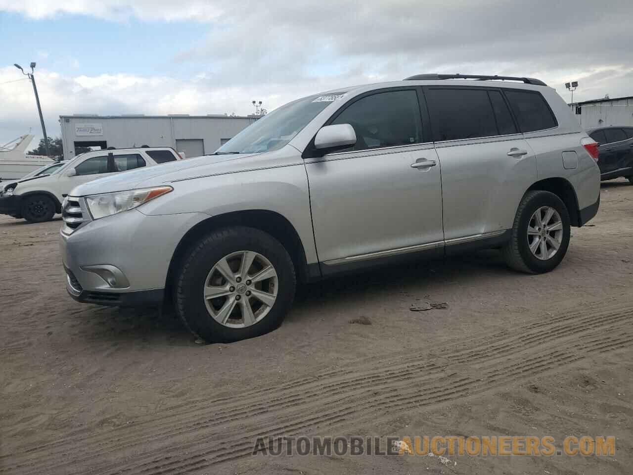 5TDZK3EH8DS115868 TOYOTA HIGHLANDER 2013