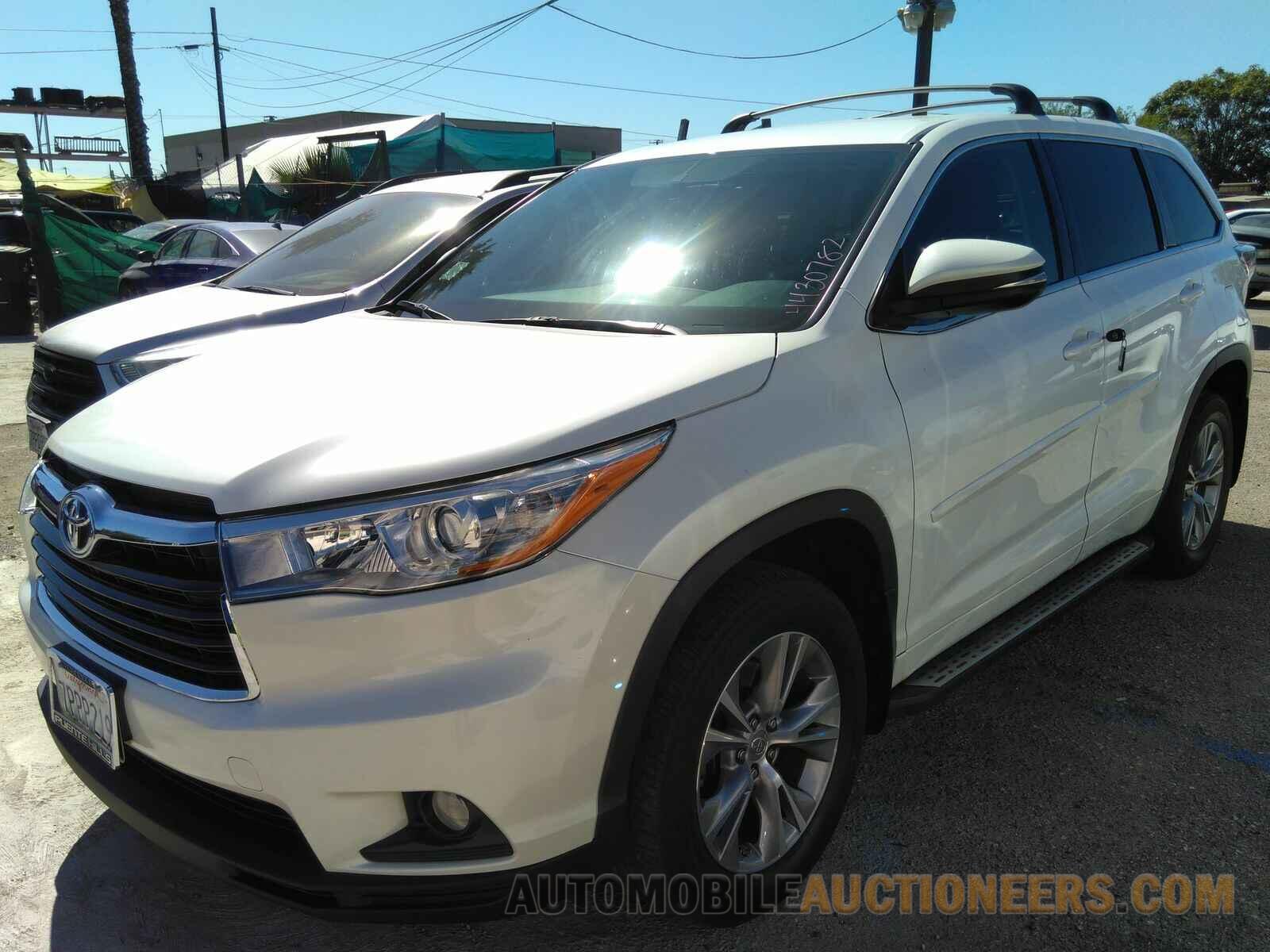 5TDZKRFH0FS116467 Toyota Highlander 2015