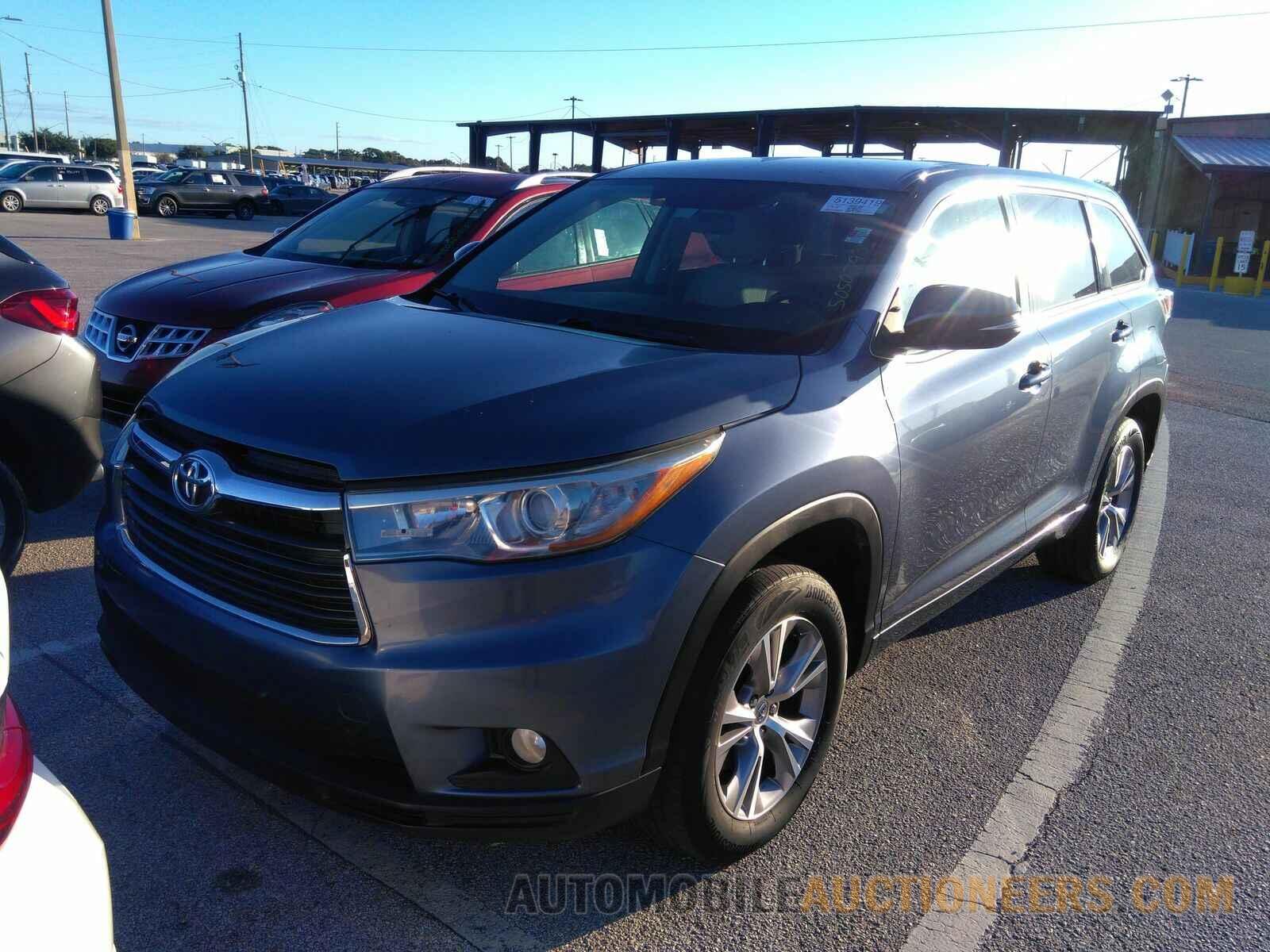 5TDZKRFH6FS072488 Toyota Highlander 2015