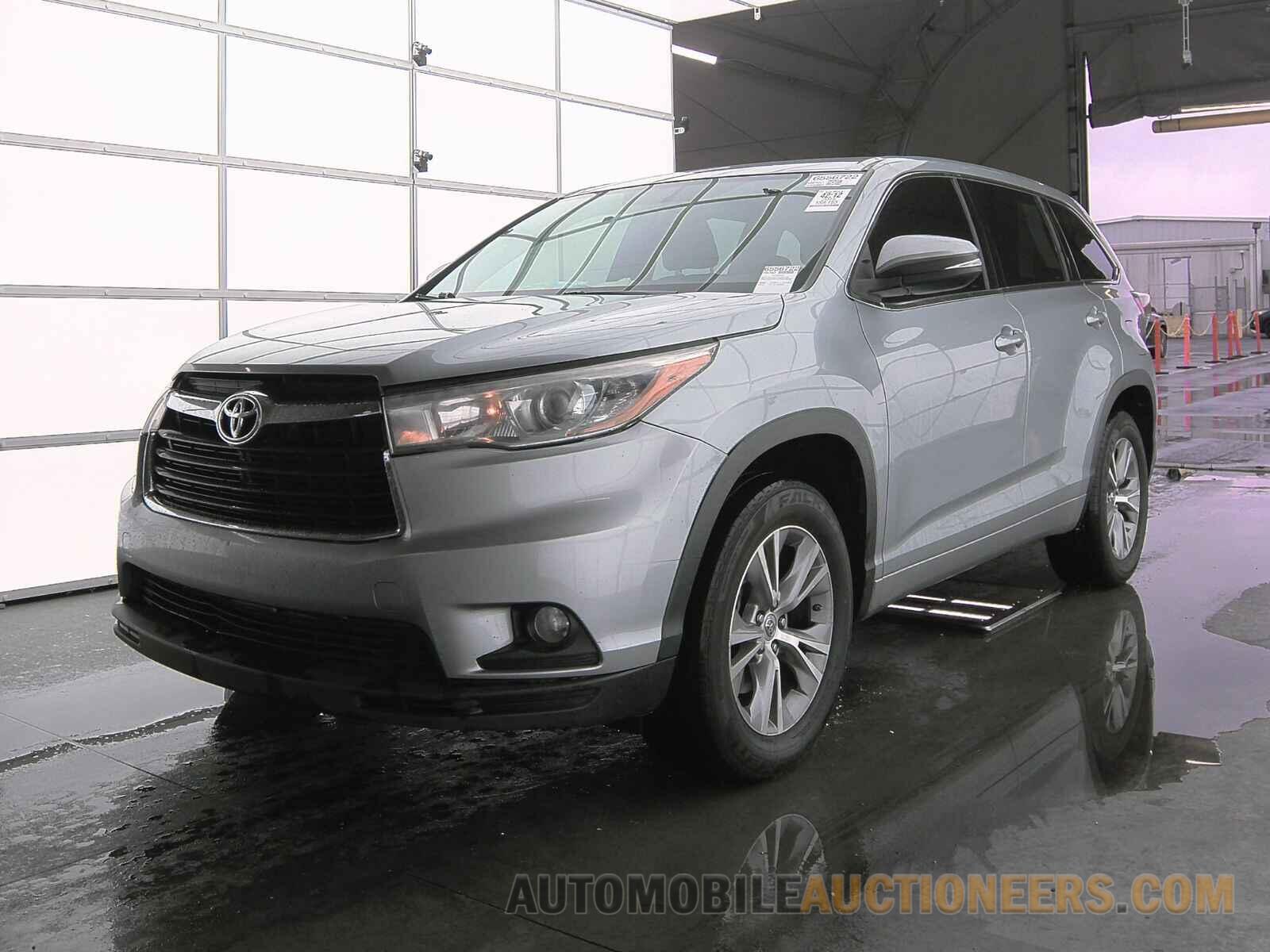 5TDZKRFH7FS076761 Toyota Highlander 2015