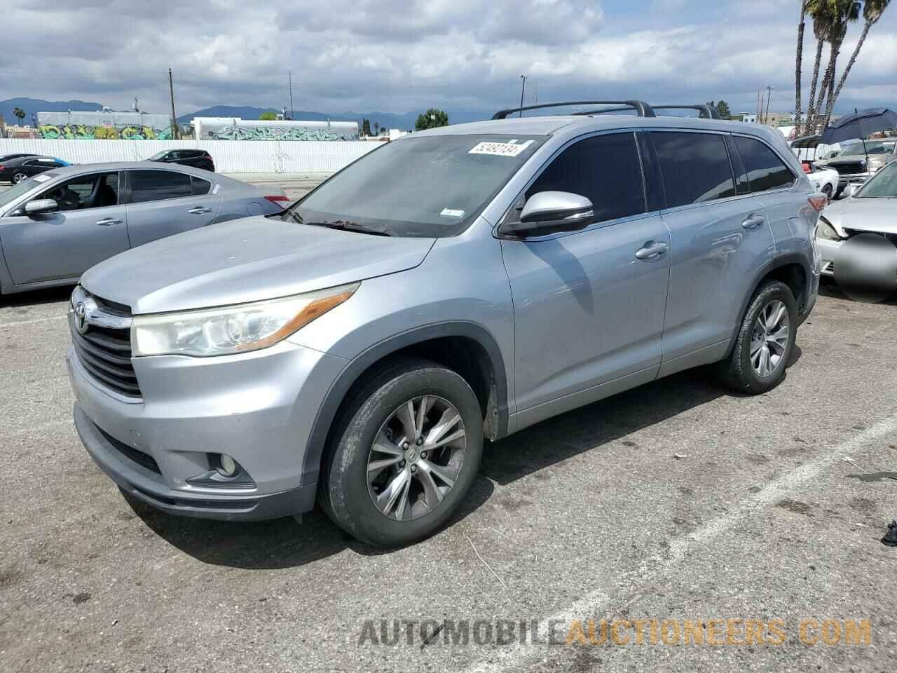 5TDZKRFHXFS046668 TOYOTA HIGHLANDER 2015