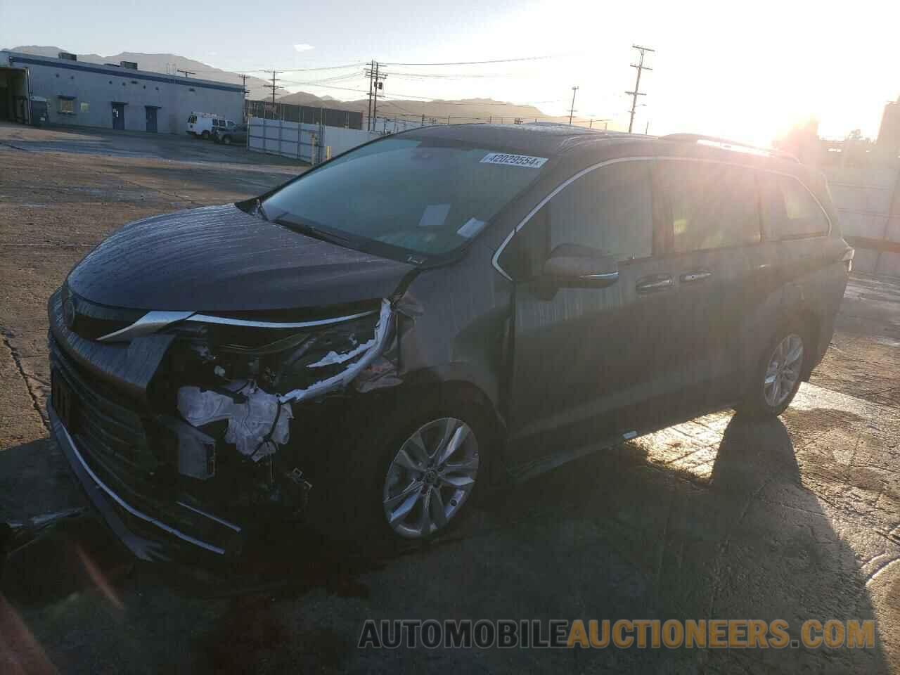 5TDZRKEC1PS155305 TOYOTA SIENNA 2023