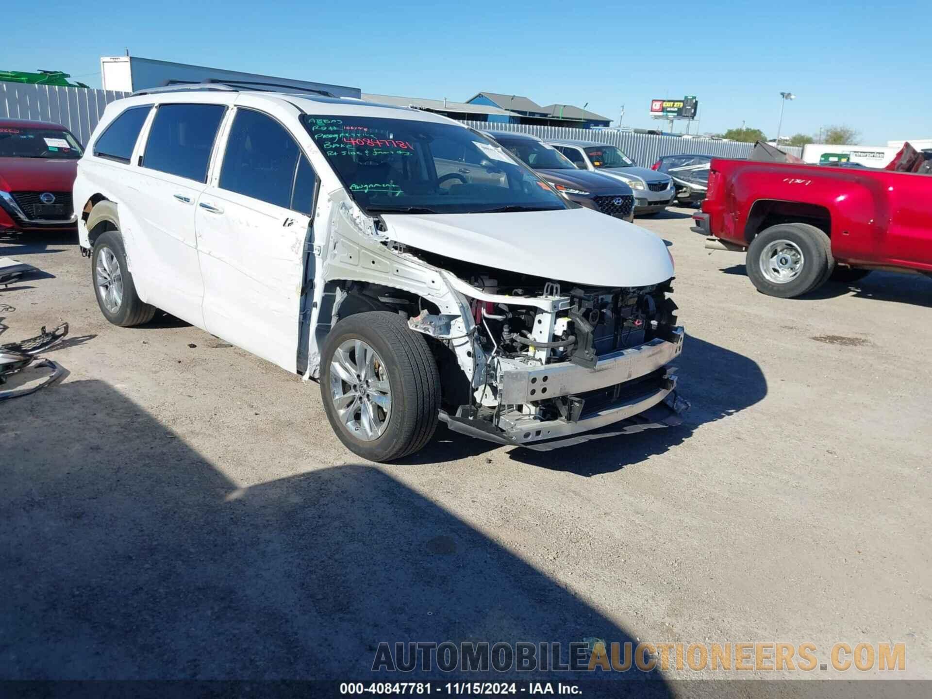 5TDZRKEC4NS078717 TOYOTA SIENNA 2022