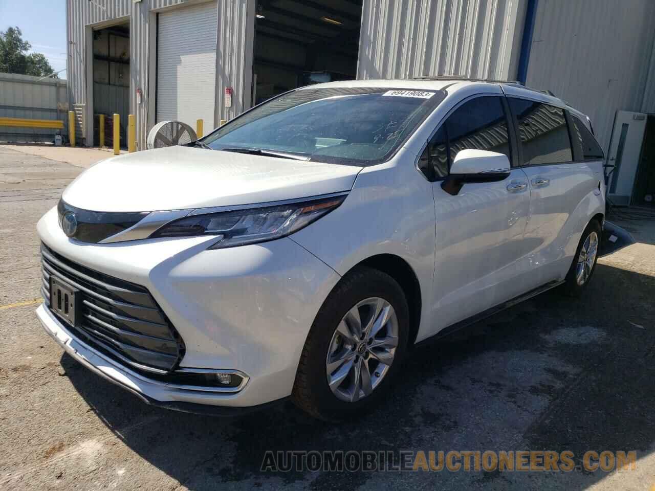 5TDZRKEC6NS088665 TOYOTA SIENNA 2022