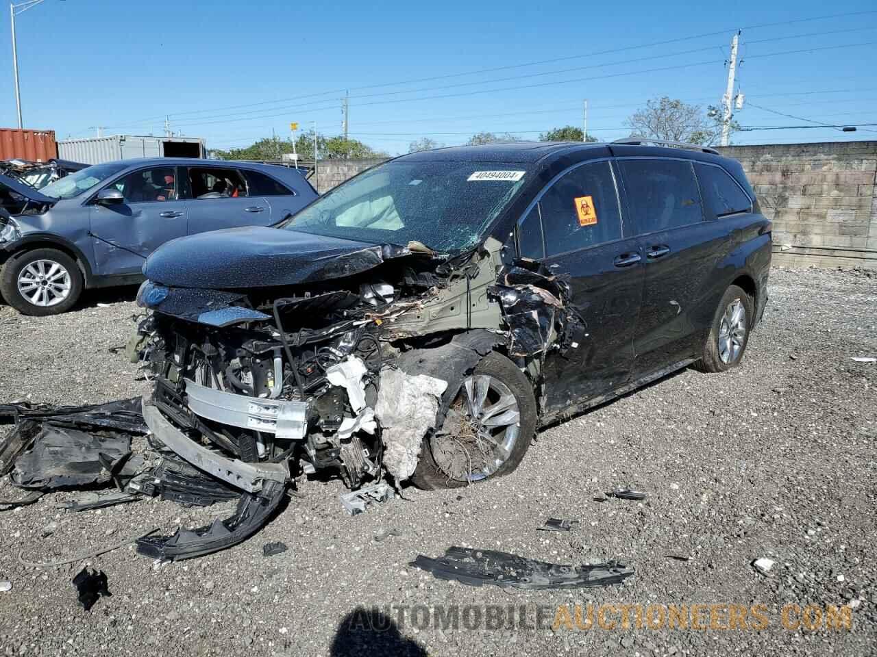 5TDZRKEC8NS118295 TOYOTA SIENNA 2022