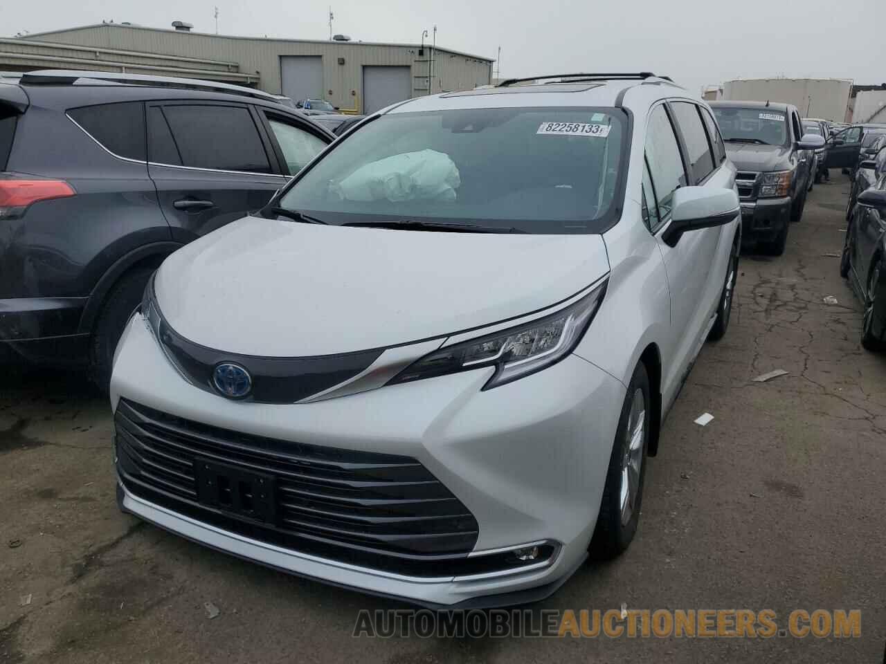 5TDZRKECXRS184403 TOYOTA SIENNA 2024