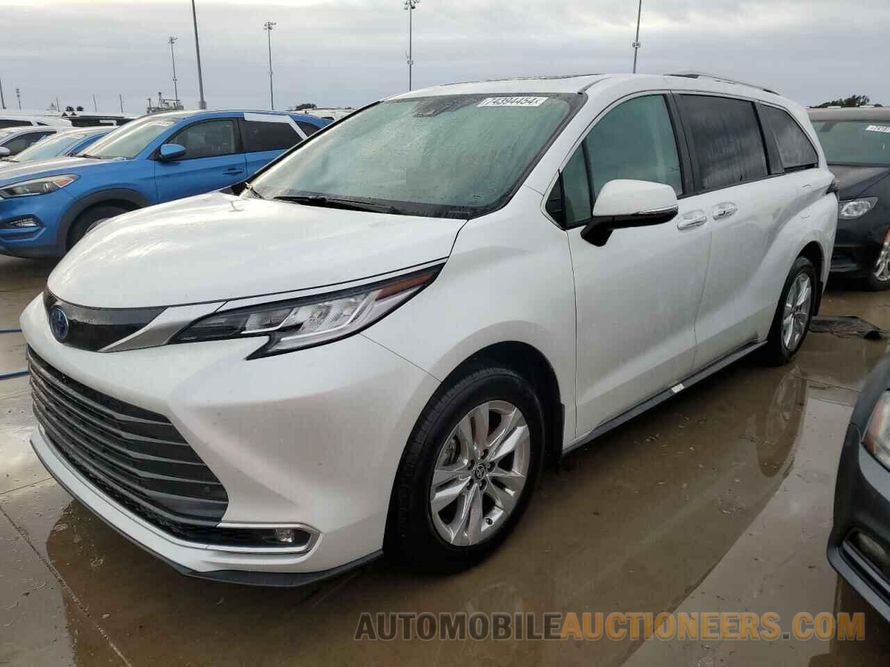 5TDZRKECXRS208201 TOYOTA SIENNA 2024