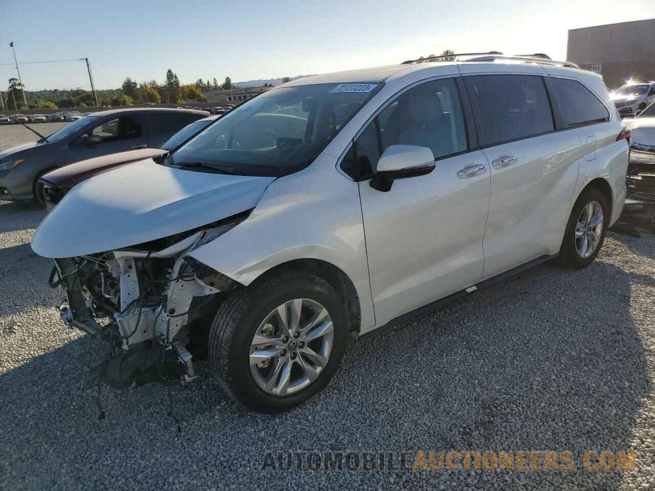 5TDZSKFC0NS060086 TOYOTA SIENNA 2022