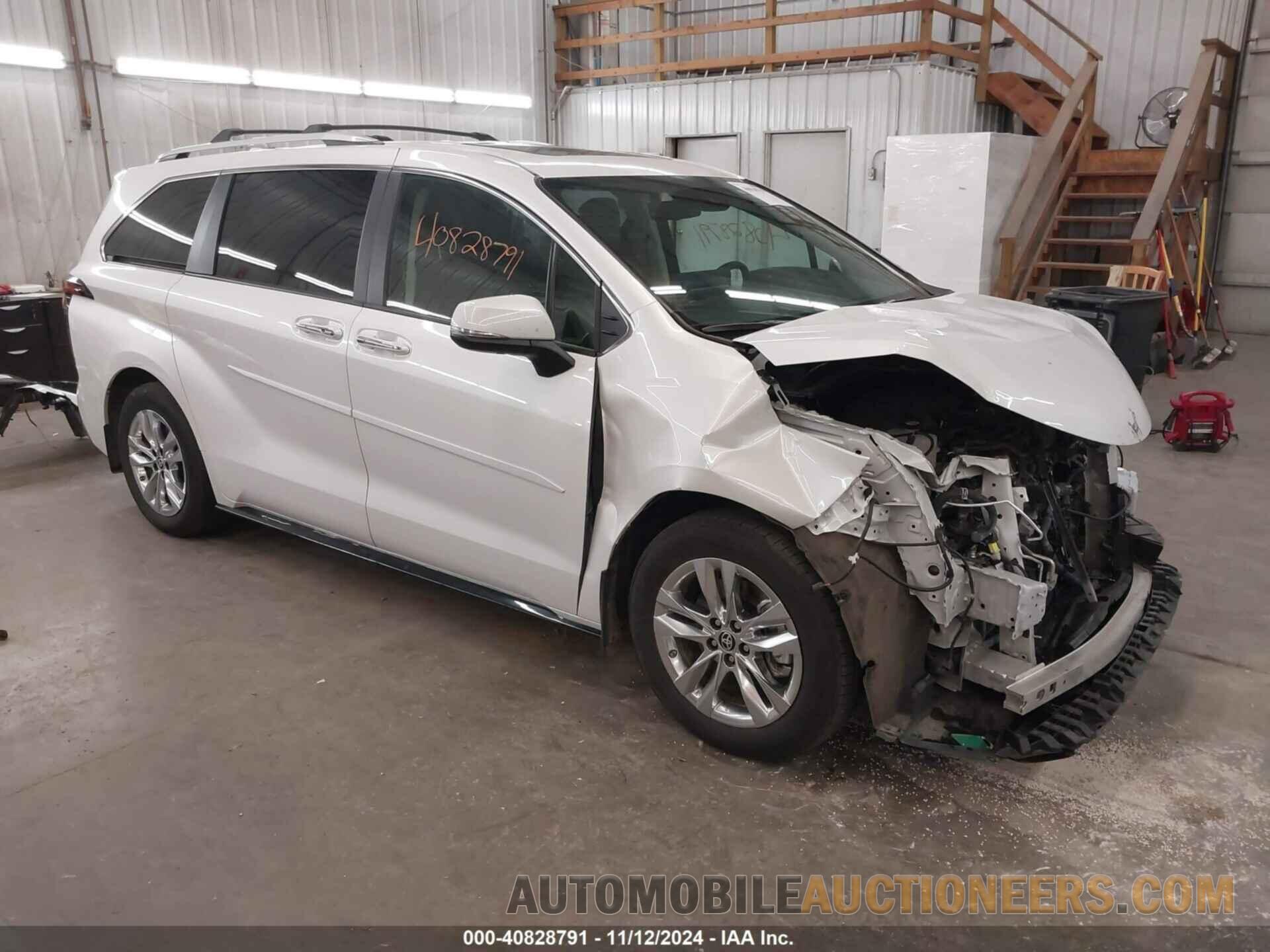 5TDZSKFC0RS110247 TOYOTA SIENNA 2024