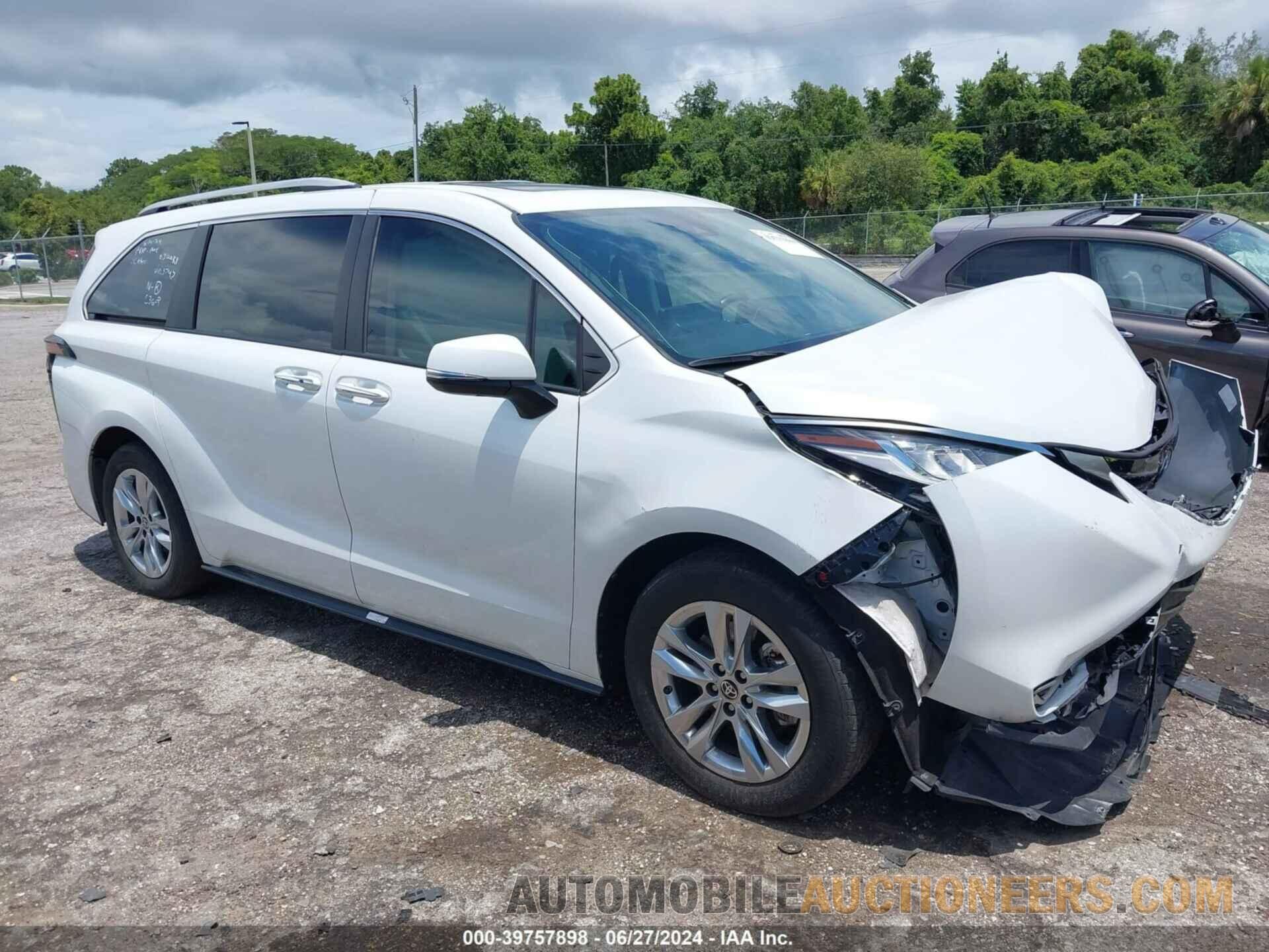 5TDZSKFC4NS055747 TOYOTA SIENNA 2022