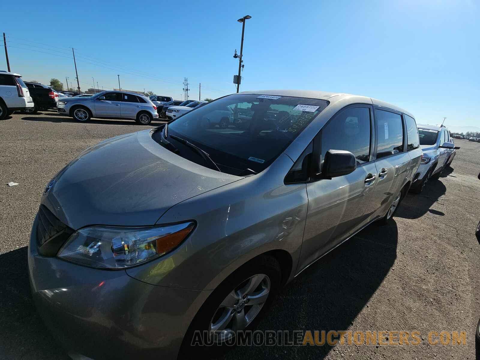 5TDZZ3DC6HS766763 Toyota Sienna 2017