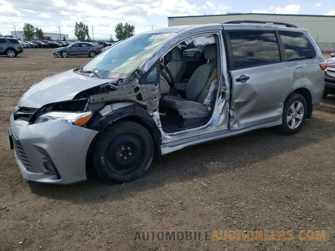 5TDZZ3DC8JS932111 TOYOTA SIENNA 2018