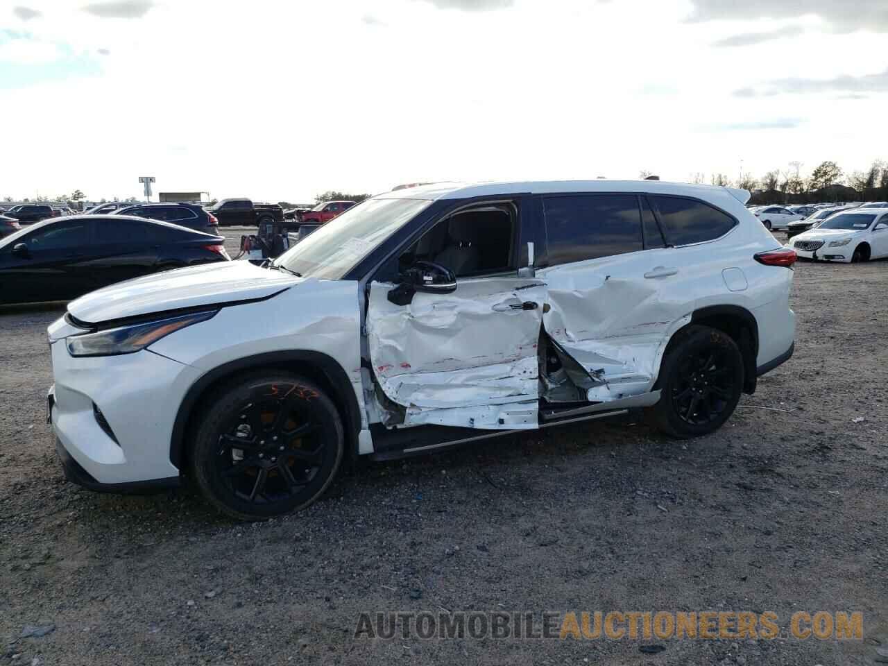 5TDZZRAH2NS133935 TOYOTA HIGHLANDER 2022