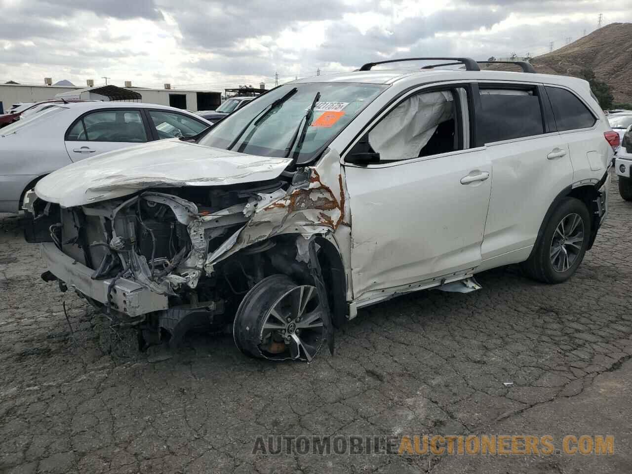 5TDZZRFH0JS268088 TOYOTA HIGHLANDER 2018