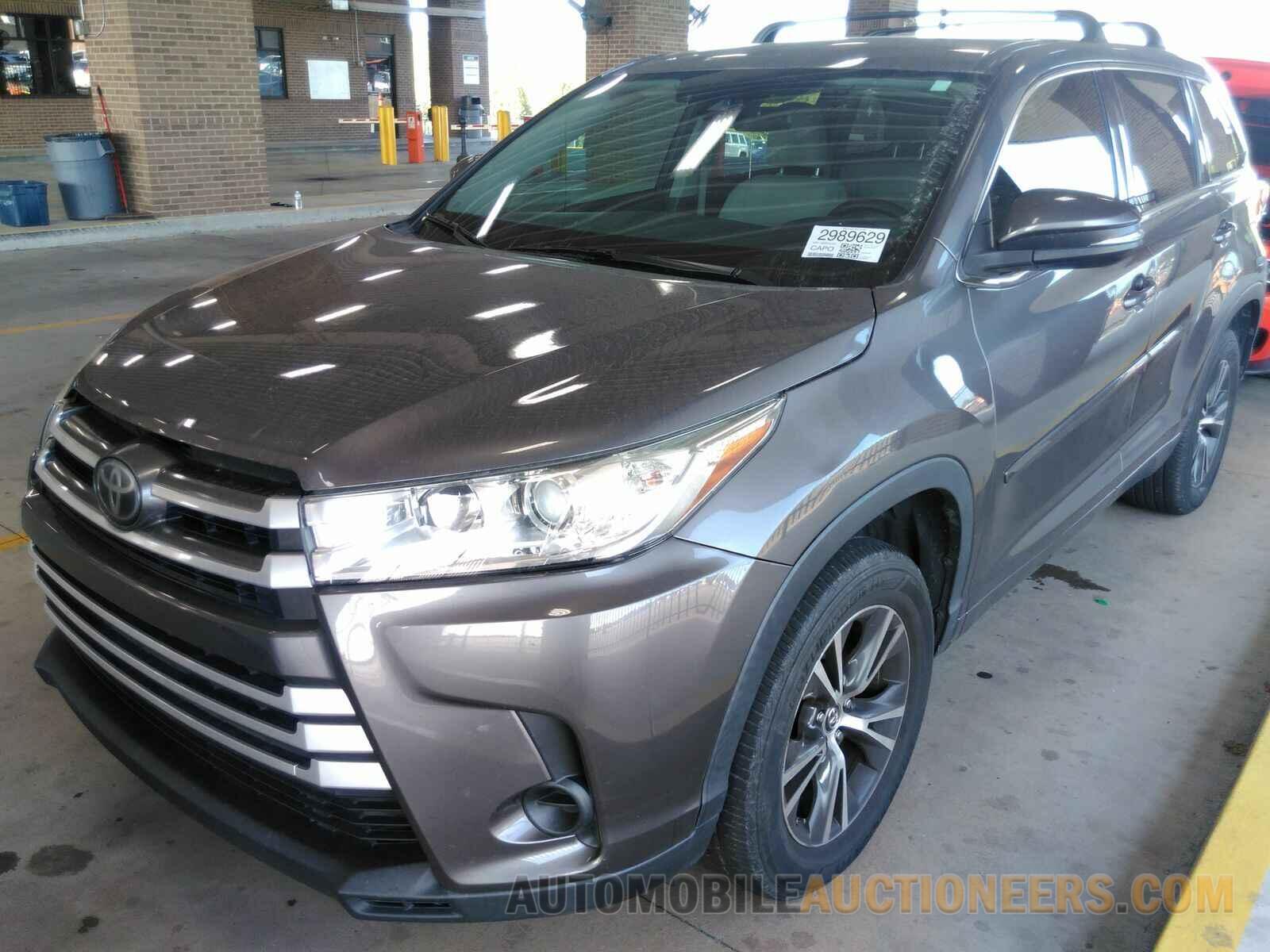 5TDZZRFH2HS224300 Toyota Highlander 2017